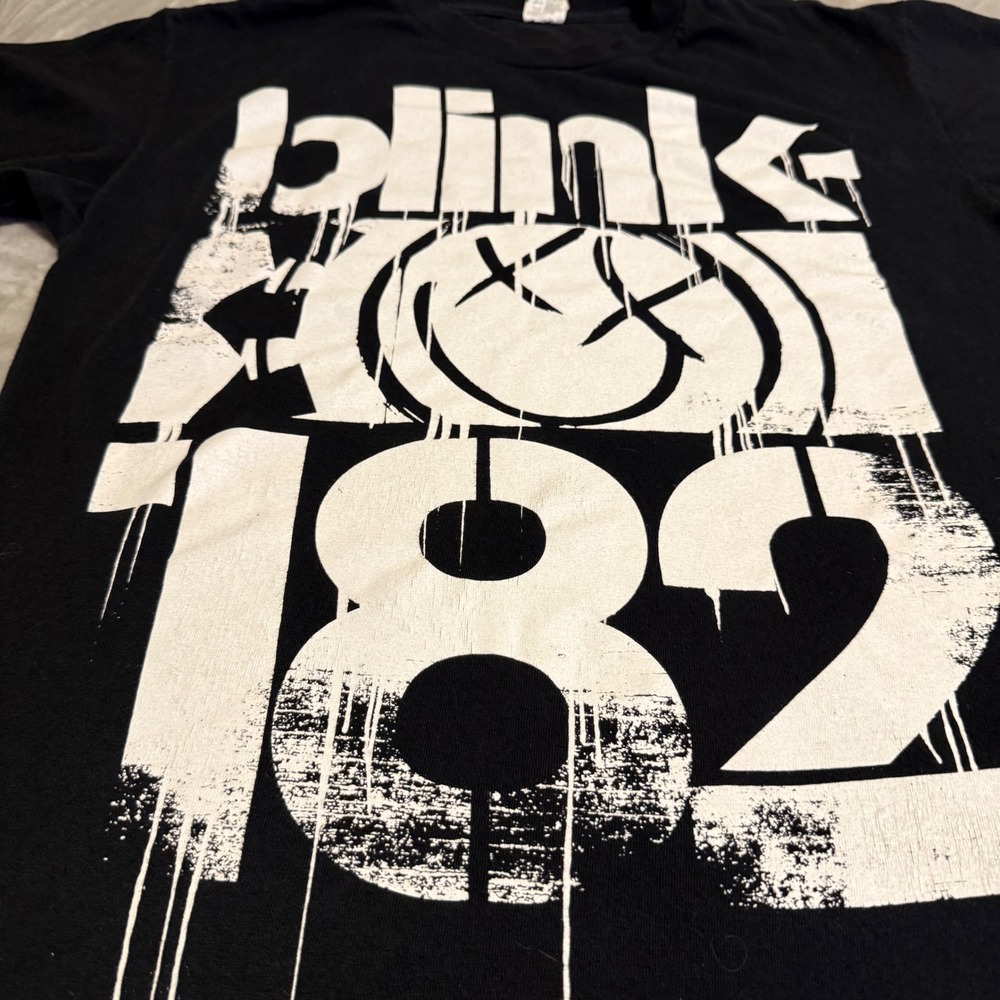 Blink-182 Distressed Graphic Band T-Shirt Black Large - Picture 3 of 8